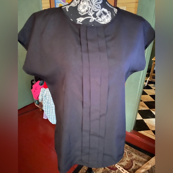 R&J (39” Bust 24” Length) Size Large Women’s Lightweight Blouse Black Polyester - Picture 1 of 4